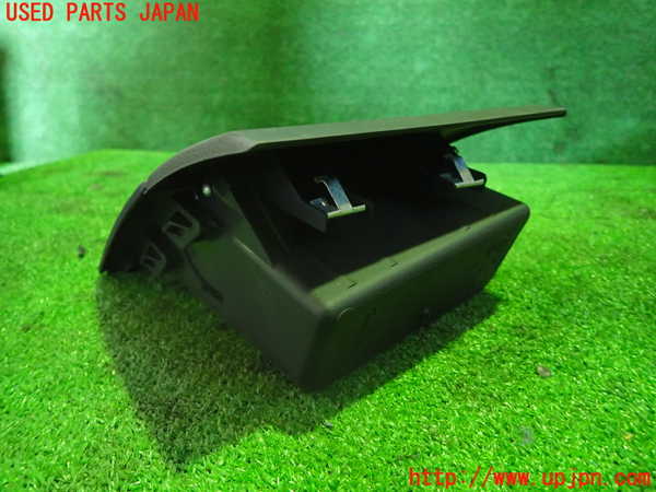 1UPJ-25427841]BMW M3 セダン E90(VA40)小物入れ1 中古_m0004.jpg