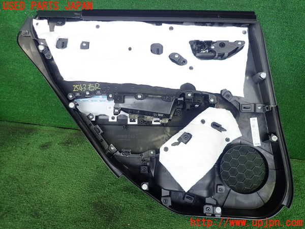 2UPJ-25431294]クロストレック(GUE)右後ドア内張り 中古_m0004.jpg