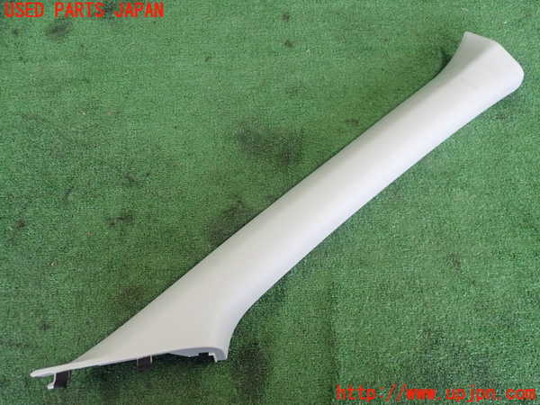 2UPJ-25437655]クロストレック(GUE)右フロントピラートリム 中古_m0001.jpg