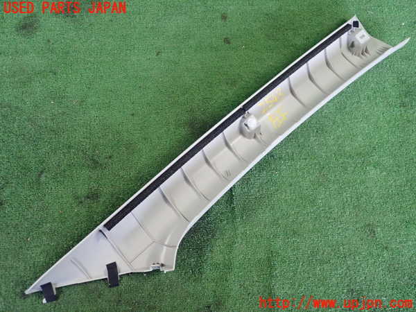 2UPJ-25437660]クロストレック(GUE)左フロントピラートリム 中古_m0002.jpg