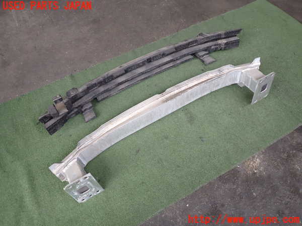 2UPJ-25451014]アウディ・TT クーペ(8JBWA)フロントバンパーホースメント 中古_m0002.jpg