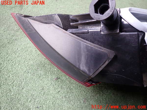 2UPJ-25451530]アウディ・TT クーペ(8JBWA)右テールランプ 中古_m0003.jpg
