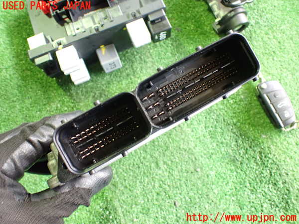 2UPJ-25456110]アウディ・TT クーペ(8JBWA)エンジンコンピューター 中古_m0003.jpg
