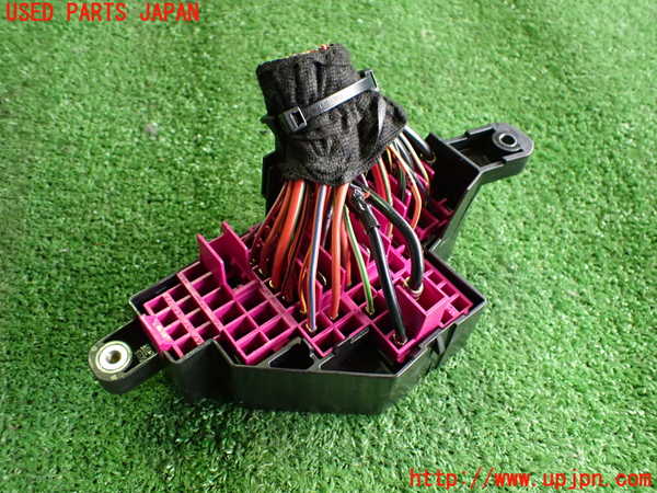 2UPJ-25456742]アウディ・TT クーペ(8JBWA)ヒューズボックス2 中古_m0003.jpg