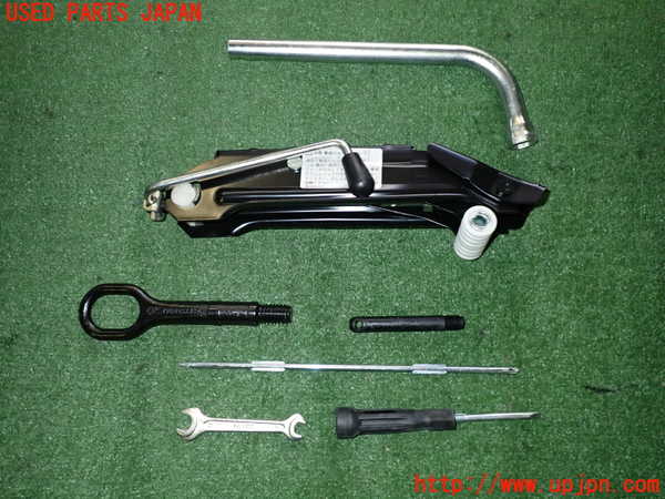 2UPJ-25457805]アウディ・TT クーペ(8JBWA)車載工具 中古_m0001.jpg
