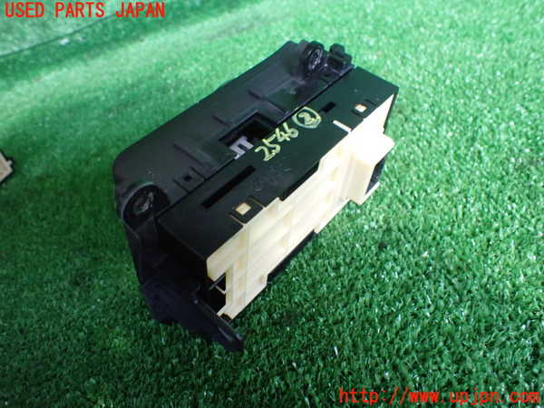 2UPJ-25466307]レクサス・RC F(USC10)スイッチ2 (VSC OFF　SNOW) 中古_m0002.jpg