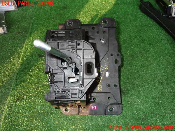 5UPJ-25467555]レクサス・RC F(USC10)ATシフトレバー 中古_m0003.jpg