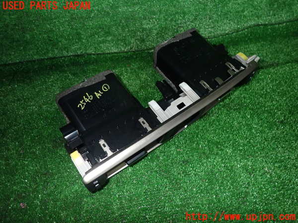 2UPJ-25467526]レクサス・RC F(USC10)エアコン吹き出し口1 (真中) 中古_m0002.jpg