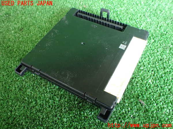 5UPJ-25476154]レクサス・RC F(USC10)コンピューター9 (MPX BODY) 中古_m0002.jpg