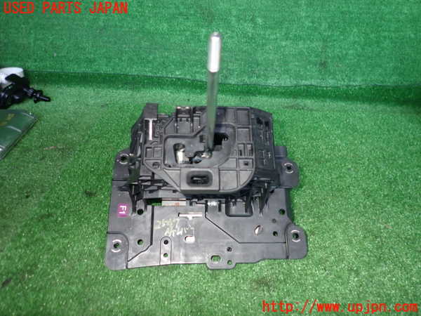 5UPJ-25477555]レクサス・RC F(USC10)ATシフトレバー 中古_m0001.jpg