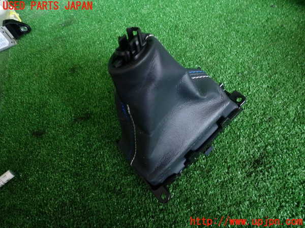 2UPJ-25477575]レクサス・RC F(USC10)シフトブーツ 中古_m0002.jpg