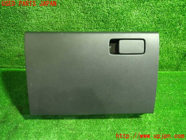 5UPJ-25497517]ステップワゴン スパーダ(RP6)グローブボックス2 中古_m0001.jpg