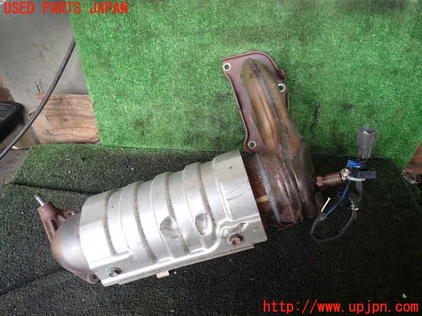 1UPJ-25522041]エスティマハイブリッド(AHR20W)エキマニ1 触媒 マニバーター 中古_m0002.jpg
