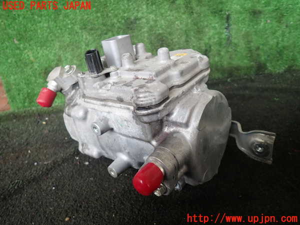 1UPJ-25526025]エスティマハイブリッド(AHR20W)エアコンコンプレッサー 中古_m0002.jpg