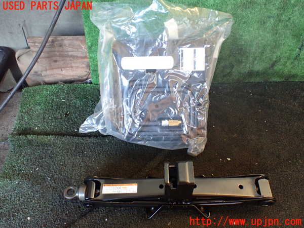 1UPJ-25527805]エスティマハイブリッド(AHR20W)車載工具 中古_m0001.jpg