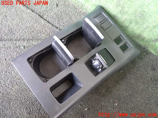 1UPJ-25527810]エスティマハイブリッド(AHR20W)ドリンクホルダー 中古_m0002.jpg