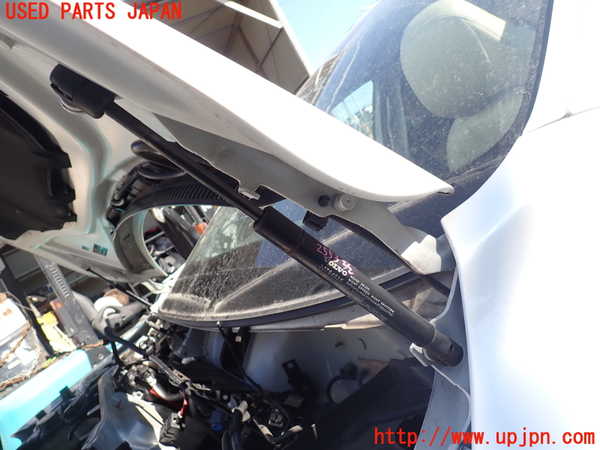 5UPJ-25531068]ボルボ・XC60(DD4204TXC)ボンネットダンパー 中古_m0002.jpg