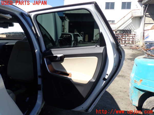 1UPJ-25531290]ボルボ・XC60(DD4204TXC)右後ドア 43R-001090 中古_m0004.jpg