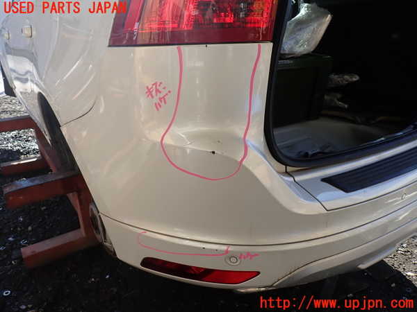 5UPJ-25531610]ボルボ・XC60(DD4204TXC)リアバンパー 中古_m0004.jpg