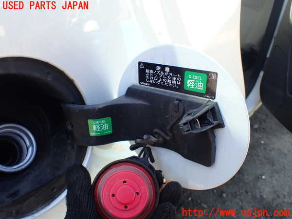 5UPJ-25531690]ボルボ・XC60(DD4204TXC)フューエルリッド 中古_m0002.jpg