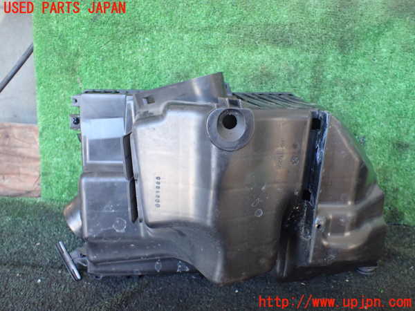 1UPJ-25532560]ボルボ・XC60(DD4204TXC)エアクリーナーボックス 中古_m0003.jpg