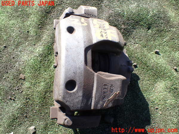 5UPJ-25534080]ボルボ・XC60(DD4204TXC)右フロントキャリパー 中古_m0001.jpg