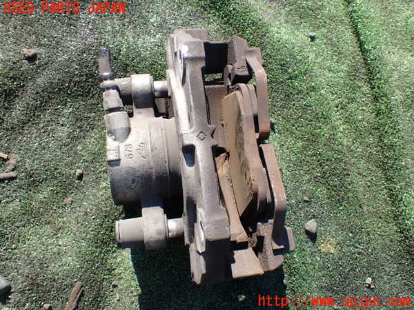 5UPJ-25534080]ボルボ・XC60(DD4204TXC)右フロントキャリパー 中古_m0002.jpg