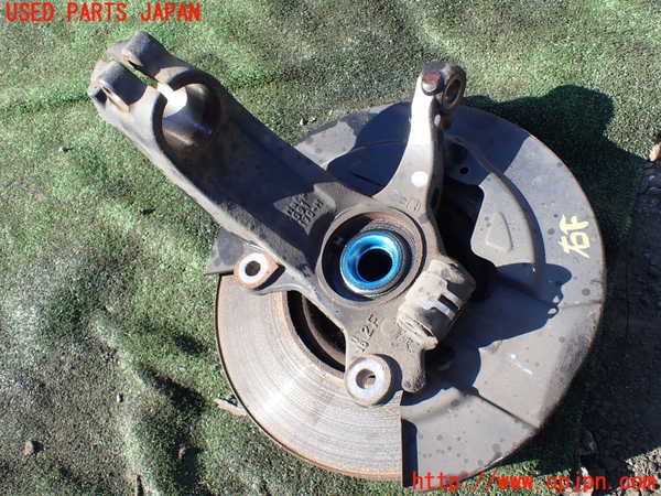 5UPJ-25534290]ボルボ・XC60(DD4204TXC)右フロントナックルハブ 中古_m0002.jpg
