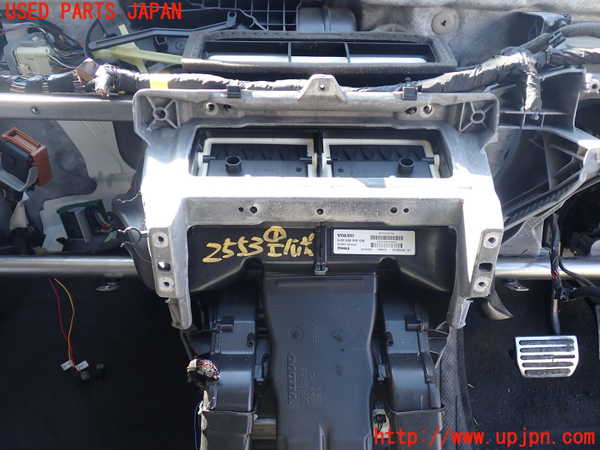 1UPJ-25536081]ボルボ・XC60(DD4204TXC)エバポレーター1 中古_m0001.jpg