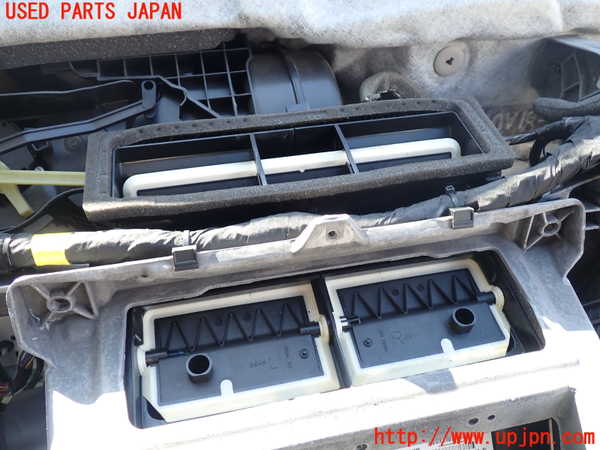 1UPJ-25536081]ボルボ・XC60(DD4204TXC)エバポレーター1 中古_m0002.jpg