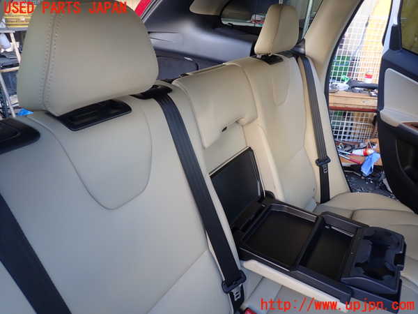 1UPJ-25537385]ボルボ・XC60(DD4204TXC)リアシート 中古_m0002.jpg