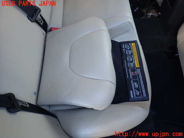 1UPJ-25537385]ボルボ・XC60(DD4204TXC)リアシート 中古_m0004.jpg