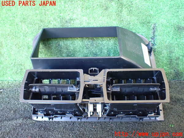 1UPJ-25537526]ボルボ・XC60(DD4204TXC)エアコン吹き出し口1 中古_m0003.jpg