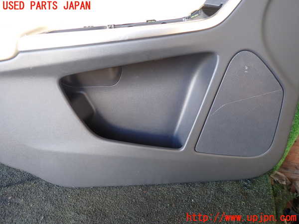 5UPJ-25531264]ボルボ・XC60(DD4204TXC)左前ドア内張り 中古_m0003.jpg
