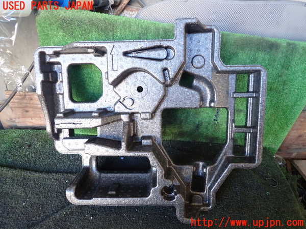 5UPJ-25537771]ボルボ・XC60(DD4204TXC)ラゲッジトレイ1 中古_m0001.jpg