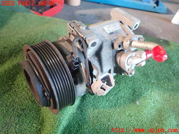 5UPJ-25556025]アルファードV(ANH10W)エアコンコンプレッサー 中古_m0001.jpg