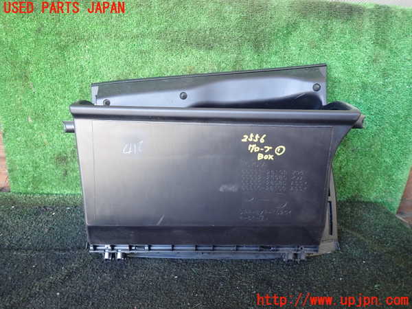 1UPJ-25567516]エスティマ(ACR50W)グローブボックス1 中古_m0003.jpg