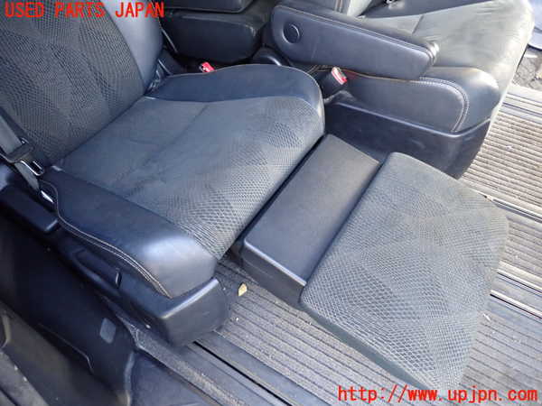 5UPJ-25567145]エスティマ(ACR50W)右2列目シート 中古_m0003.jpg