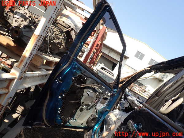 5UPJ-25571260]セレナ e-POWER(GFC28 C28系)左前ドア ジャンク部品取り_m0005.jpg