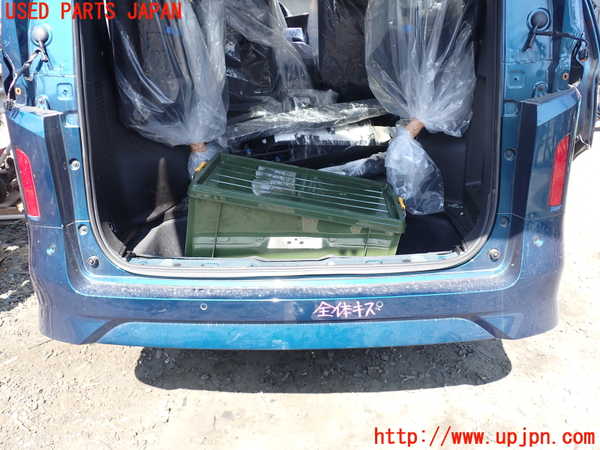 5UPJ-25571610]セレナ e-POWER(GFC28 C28系)リアバンパー 中古_m0001.jpg