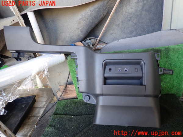 5UPJ-25577549]セレナ e-POWER(GFC28 C28系)コンソール 中古_m0001.jpg