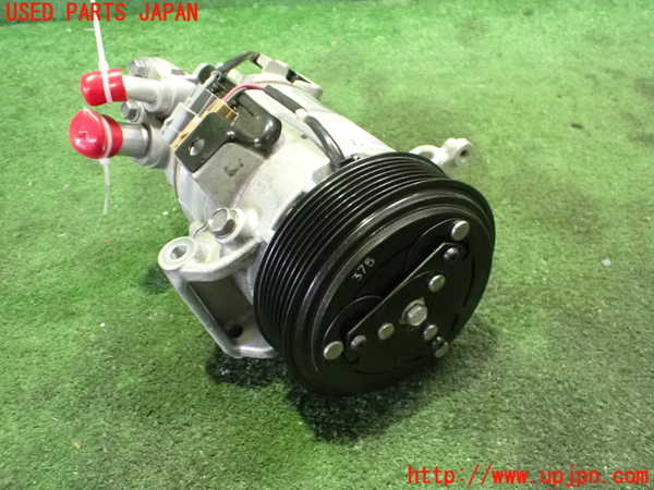 5UPJ-25586025]ルノー・トゥインゴ(AHH4B)エアコンコンプレッサー 中古_m0001.jpg