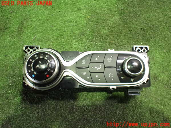 2UPJ-25586066]ルノー・トゥインゴ(AHH4B)エアコンスイッチ1 中古_m0001.jpg