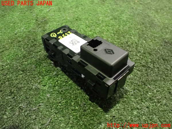 2UPJ-25586306]ルノー・トゥインゴ(AHH4B)スイッチ1 中古_m0002.jpg