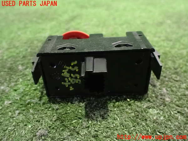 2UPJ-25586290]ルノー・トゥインゴ(AHH4B)ハザードスイッチ 中古_m0002.jpg