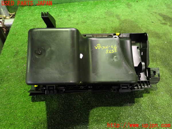 2UPJ-25587516]ルノー・トゥインゴ(AHH4B)グローブボックス1 中古_m0004.jpg