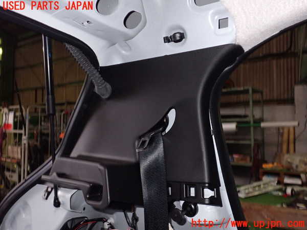 2UPJ-25587680]ルノー・トゥインゴ(AHH4B)左リアピラートリム 中古_m0001.jpg