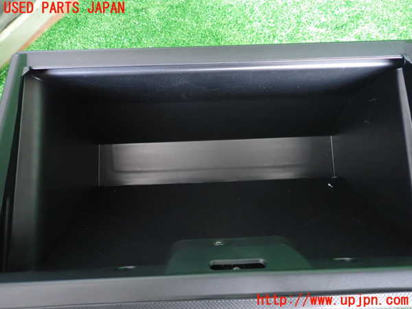 5UPJ-25607516]ライズ(RAIZE) ハイブリッド(A202A)グローブボックス1 中古_m0004.jpg