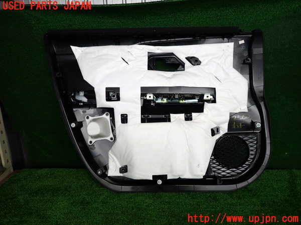 2UPJ-25601234]ライズ(RAIZE) ハイブリッド(A202A)右前ドア内張り 中古_m0002.jpg