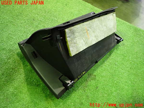 2UPJ-25617516]アコード ユーロR(CL7)グローブボックス1 中古_m0002.jpg